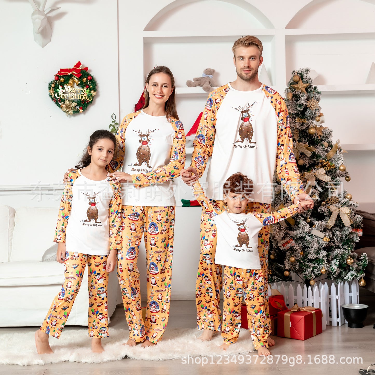 European And American New Parent-child Christmas Suits Parent-child Home Clothes Spot Family Wear Cartoon Yellow Printed Christmas Clothes