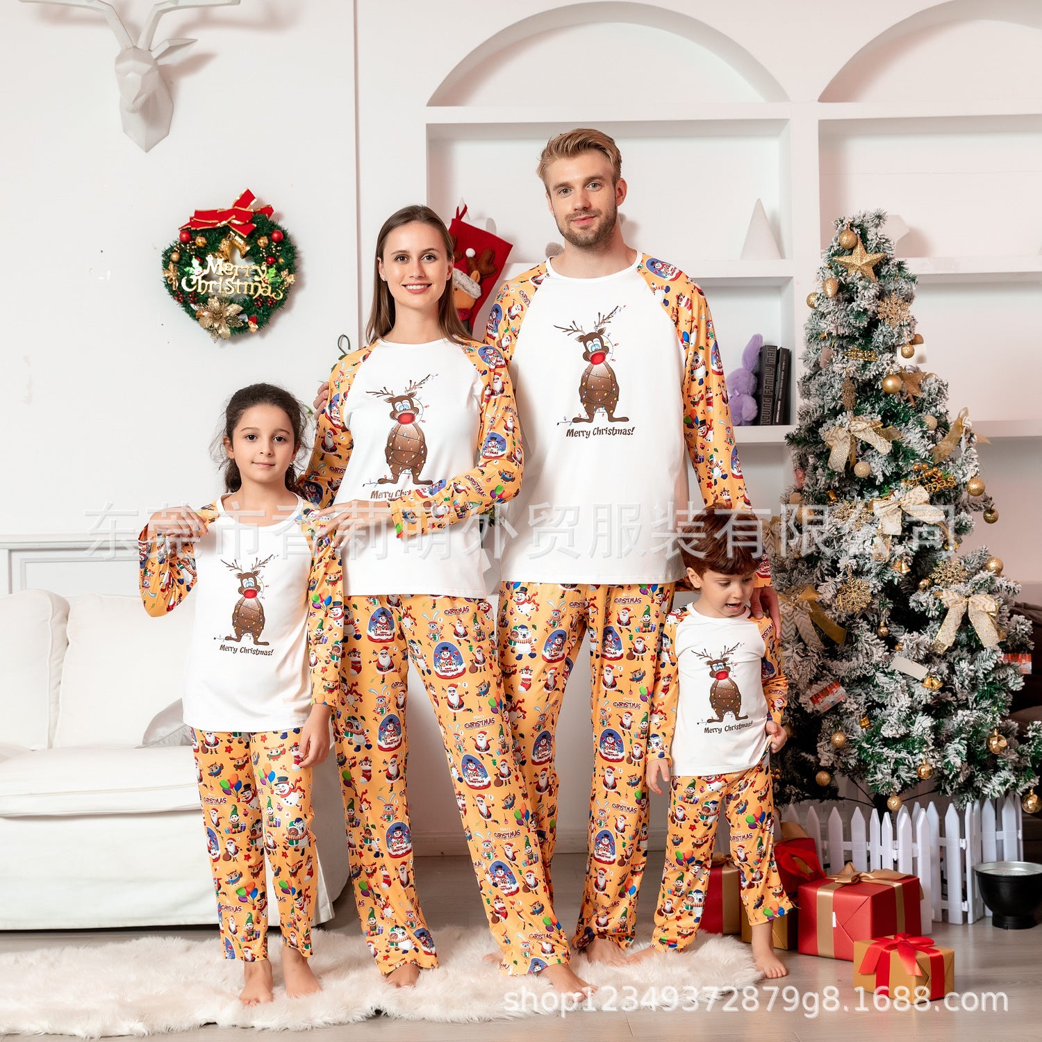 European And American New Parent-child Christmas Suits Parent-child Home Clothes Spot Family Wear Cartoon Yellow Printed Christmas Clothes