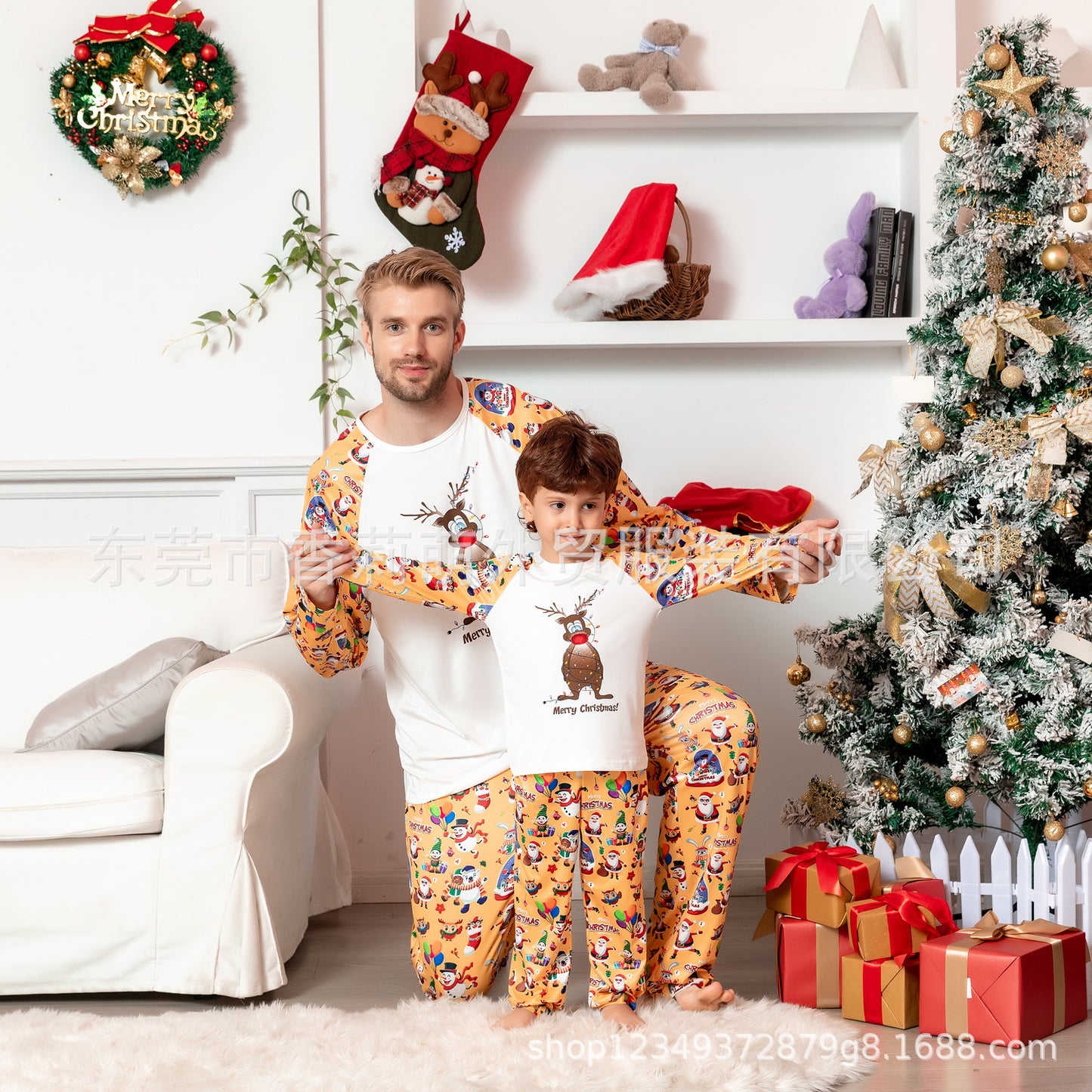 European And American New Parent-child Christmas Suits Parent-child Home Clothes Spot Family Wear Cartoon Yellow Printed Christmas Clothes