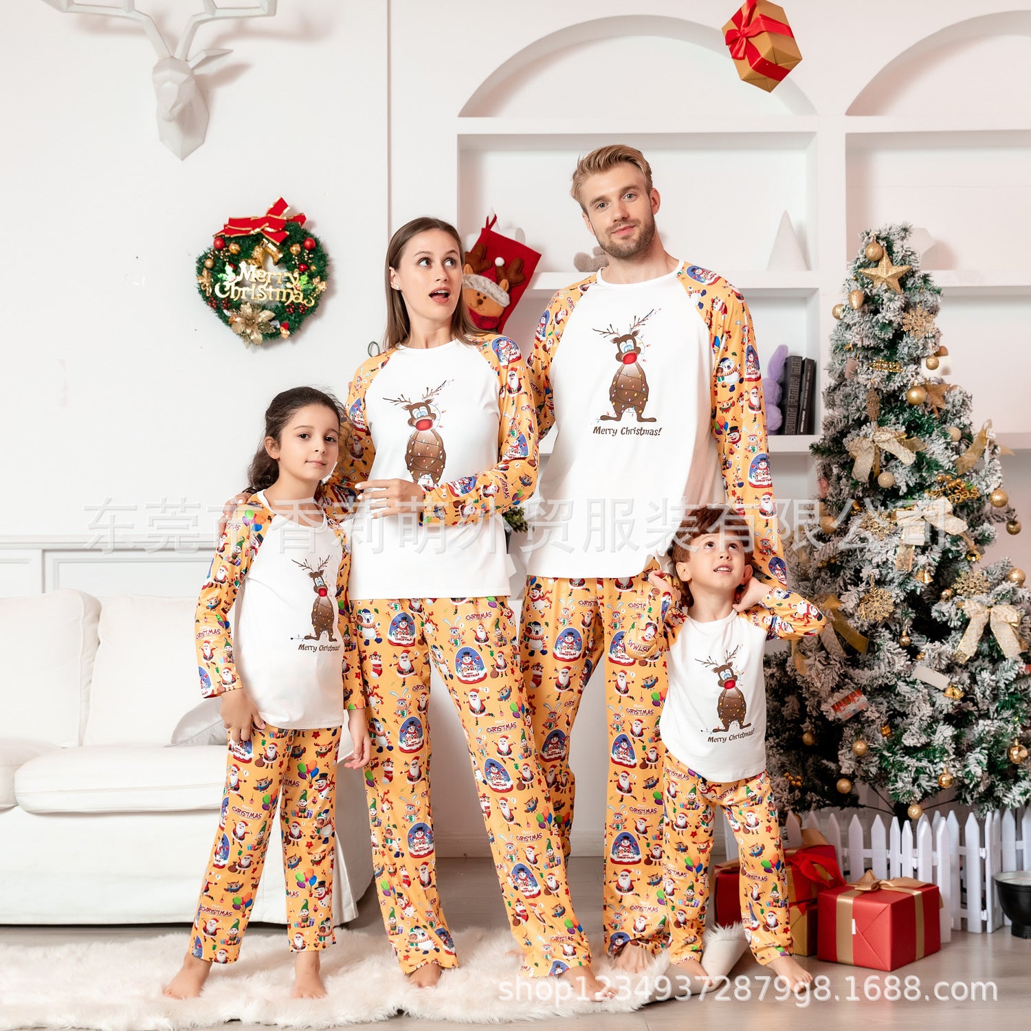 European And American New Parent-child Christmas Suits Parent-child Home Clothes Spot Family Wear Cartoon Yellow Printed Christmas Clothes